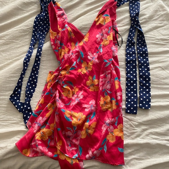 Lovers + Friends 
Kelton Mini Dress in Tropical Print (1) - Picture 4 of 7